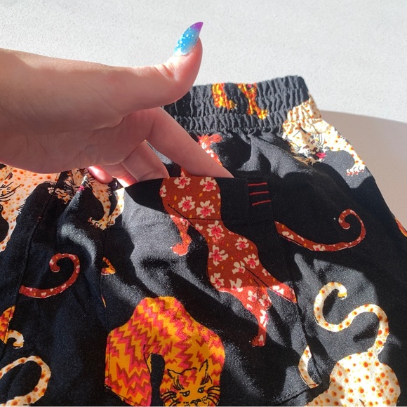 Urban Urban Outfitters Hayden Souvenir Shorts Cat tiger  US SZ Small - Picture 6 of 6